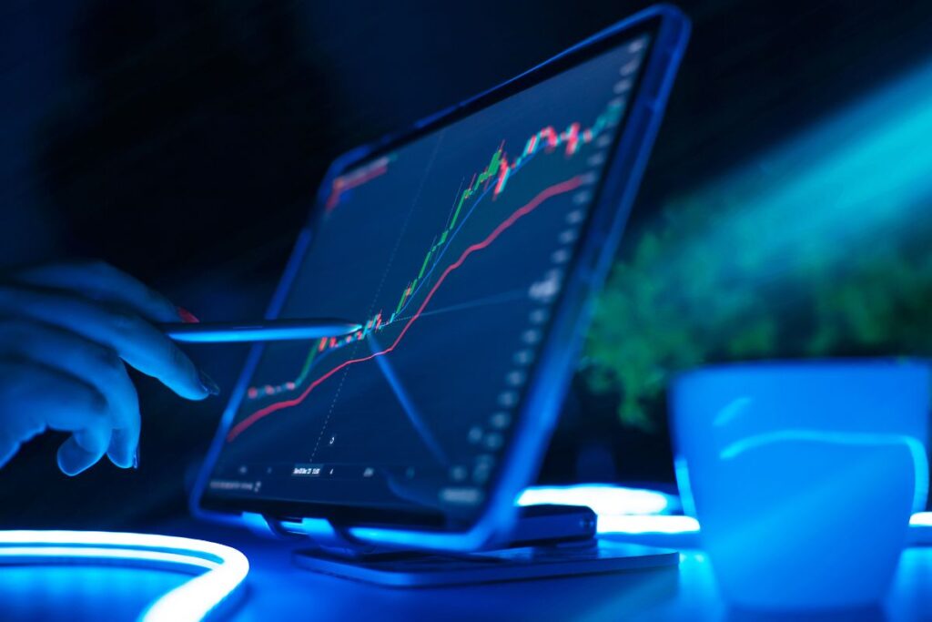 Financial Experts’ Opinions on Stock Market Trends