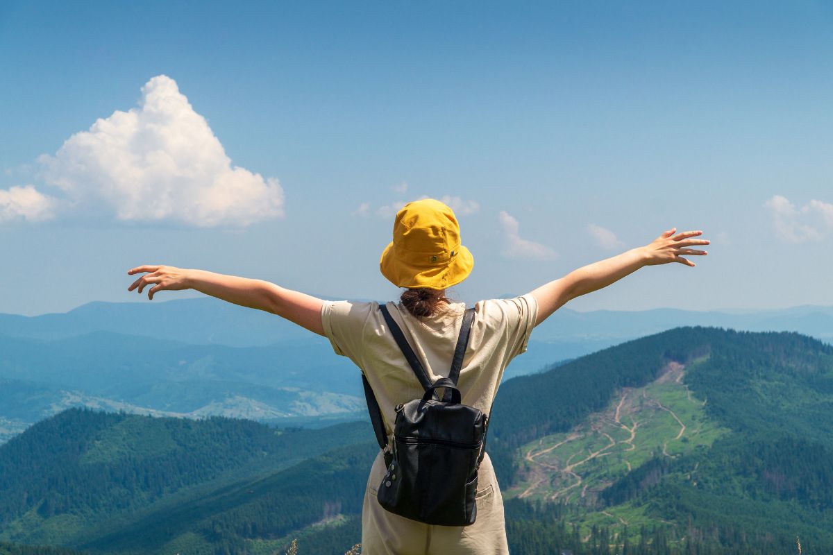 How to Save Money While Traveling Abroad